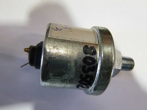 Датчик давления масла в двигателе WGC-Z1/2/D2300-00000 VR Датчик давления масла в двигателе WGC-Z1/2/D2300-00000 VR