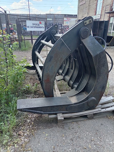 Лесной захват для погрузчика SHANTUI SL50W-2 (2600mm) Лесной захват для погрузчика SHANTUI SL50W-2 (2600mm)