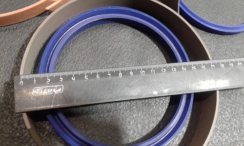 Ремкомплект гидроцилиндра перекоса ковша CDQXG-XLB-60W-2 Ремкомплект гидроцилиндра перекоса ковша CDQXG-XLB-60W-2