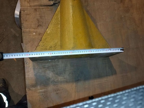 Цапфа правая 16L-80-50000 Цапфа правая 16L-80-50000