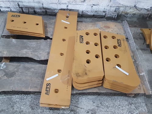 Нож подрезной 14X-952-5190/14X-952-5210/Komatsu D65EX/Komatsu D65EX Нож подрезной 14X-952-5190/14X-952-5210/Komatsu D65EX/Komatsu D65EX